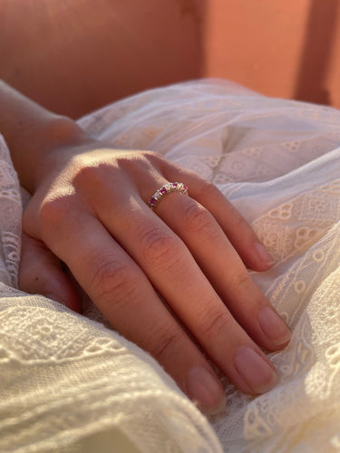 Bague 54 Demi alliance Or blanc Rubis et Diamants 58 Facettes