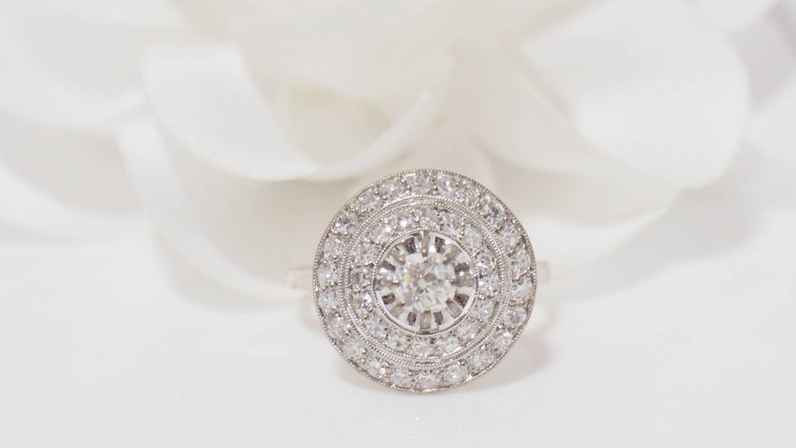 Bague Bague Art Déco double entourage de diamants en or blanc et platine 58 Facettes 31669