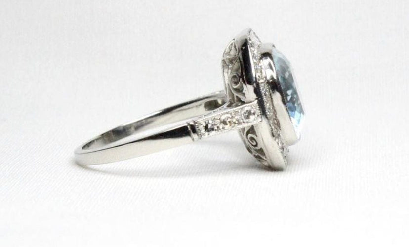 Bague 56 Bague style Art Déco Platine Aigue-marine et Diamants. 58 Facettes