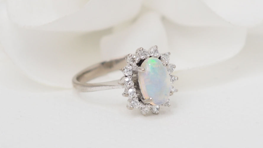 Bague 47 Bague marguerite opale diamants 58 Facettes 32357