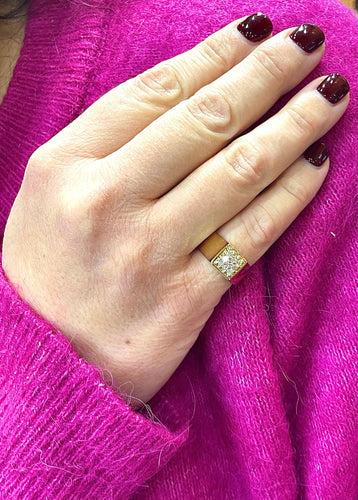 Bague Chevalière en or jaune, diamants 58 Facettes