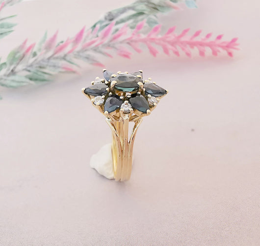 Bague 53.5 Bague fleur Saphirs Diamants Or Jaune 58 Facettes AB 1073