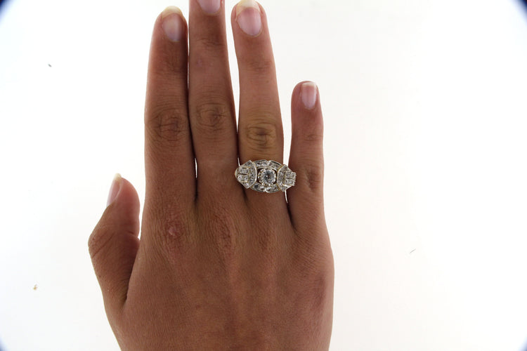 Bague Bague Art Déco, en Or jaune et saphirs blancs 58 Facettes 6507g