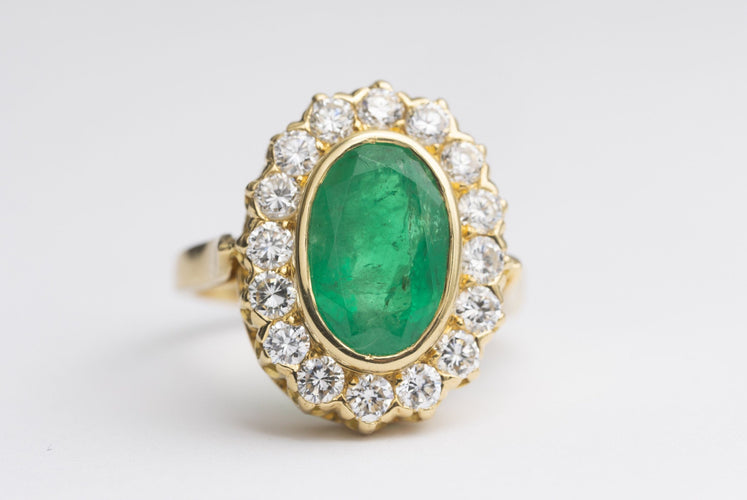 Bague 59 Bague pompadour or jaune, émeraude et 16 diamants. 58 Facettes