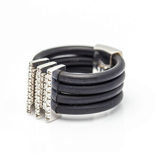 Bague 56 Bague en Or Blanc, Caoutchouc et Diamants 58 Facettes D359663LF