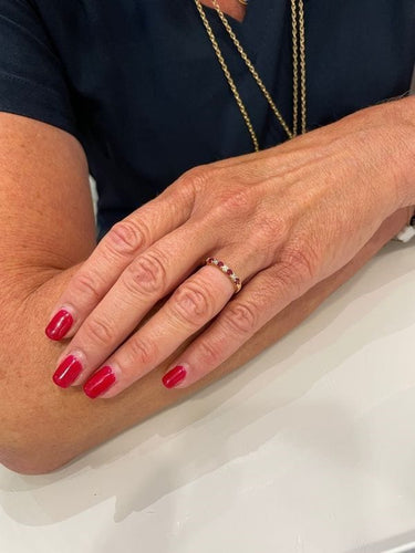 Bague DEMI-ALLIANCE RUBIS ET DIAMANTS 58 Facettes 054131