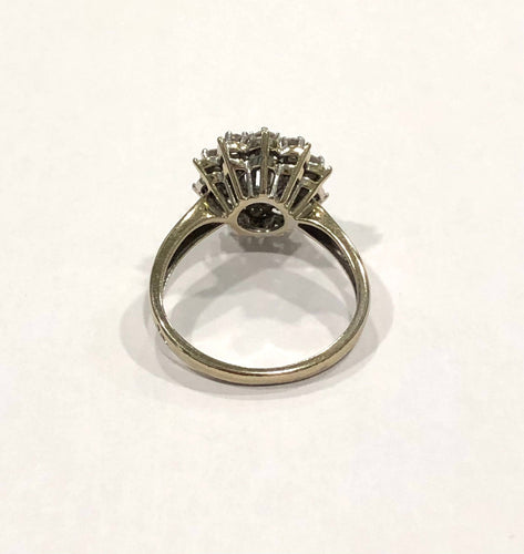 Bague Bague en platine fleur diamants 58 Facettes