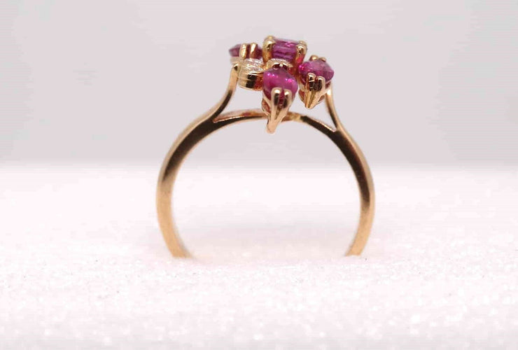 Bague 52 Bague en or jaune, diamants et rubis 58 Facettes 12348