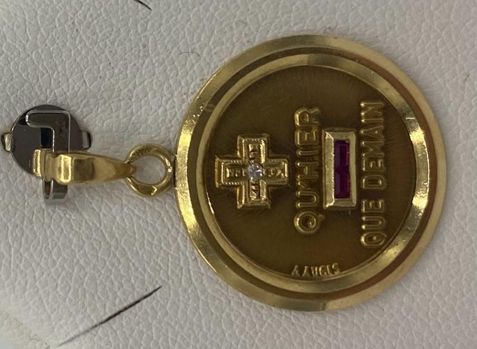 Pendentif AUGIS Médaille or 58 Facettes 096421021633