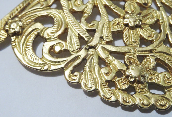 Broche Rare Fibule d'Afrique du Nord Or 22 carats 58 Facettes