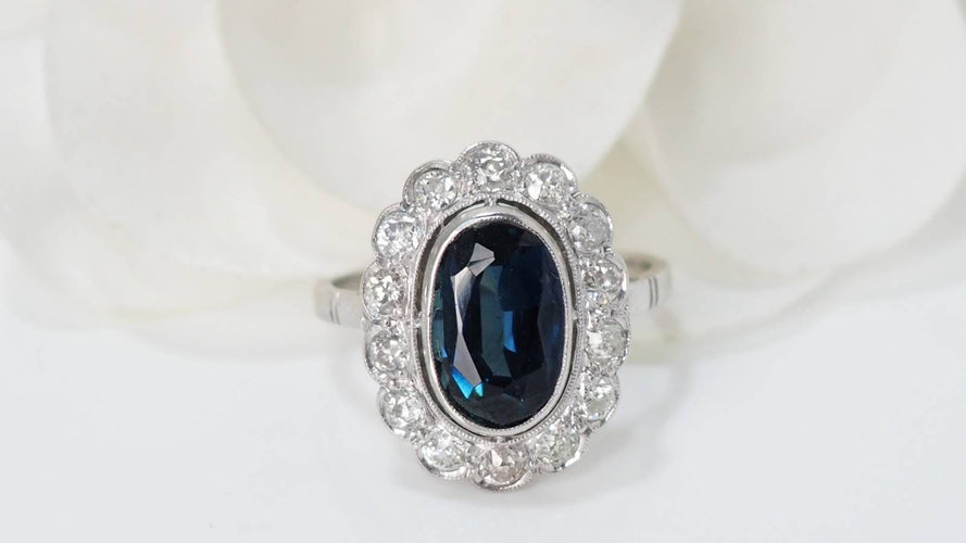 Bague 52 Bague pompadour en or blanc, saphir et diamants 58 Facettes 32110