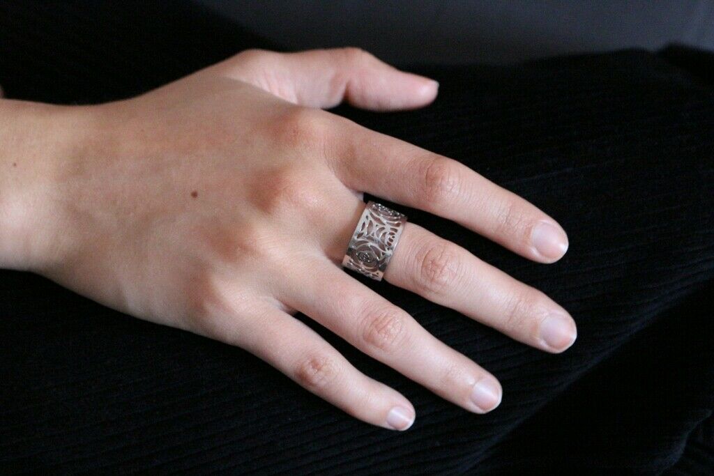 Chanel CAMELIA wedding ring white gold