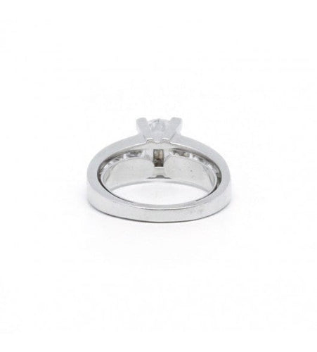 Bague 49 / Blanc/Gris / Or 750 Bague Solitaire Accompagné Diamant 0.87 Carat 58 Facettes R160701