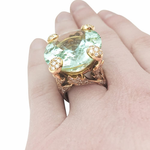 Bague 51 Bague Christian Dior "Miss Dior" en or jaune, béryl vert et diamants. 58 Facettes 25581-1