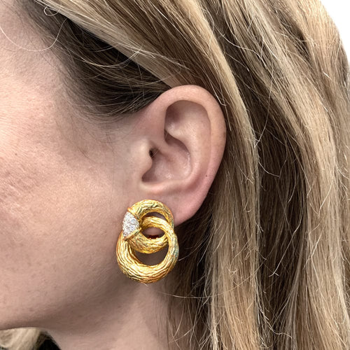 Boucles d'oreilles Boucles d'oreilles Boucheron en or jaune et diamants. 58 Facettes 30675