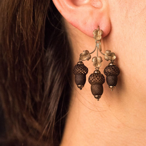 Boucles d'oreilles Boucles d'oreilles anciennes feuilles et glands cheveux 58 Facettes 19-072