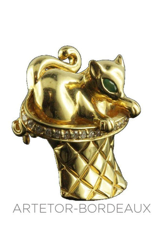 Broche Broche chat dans un chapeau 58 Facettes 19621